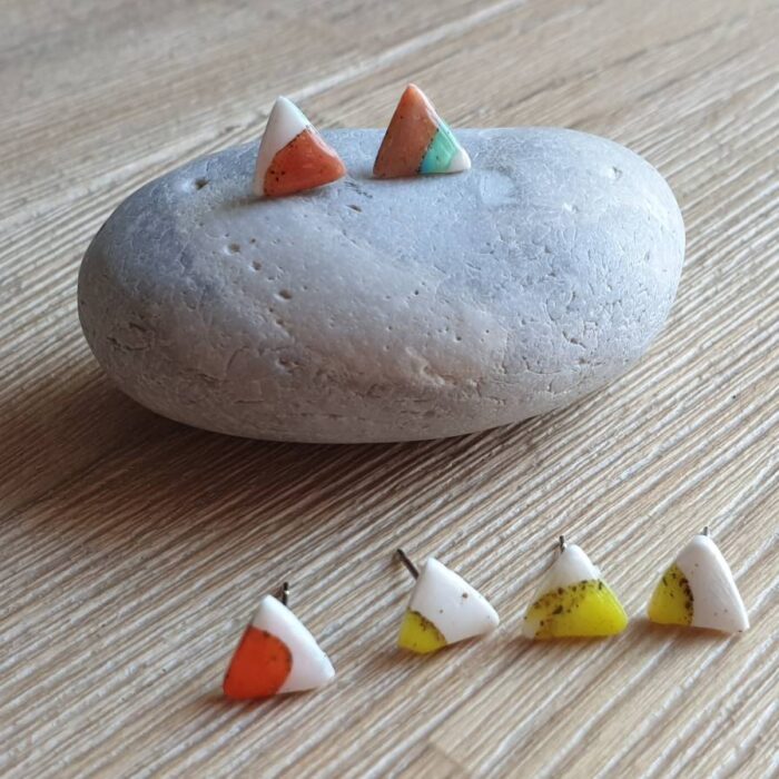 Boucles d'oreilles micropuces triangles cellulles