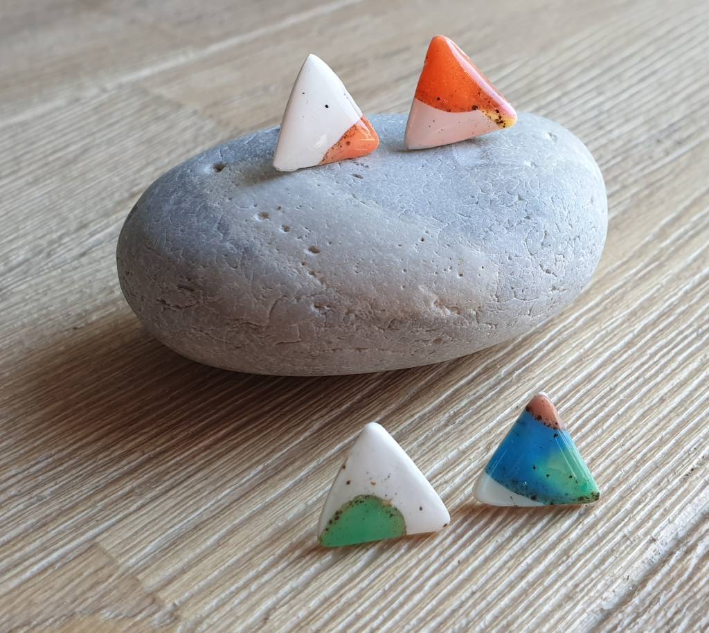 Puces triangles celulles.jpeg(2) Boucles d'oreilles micro puces triangles cellulles